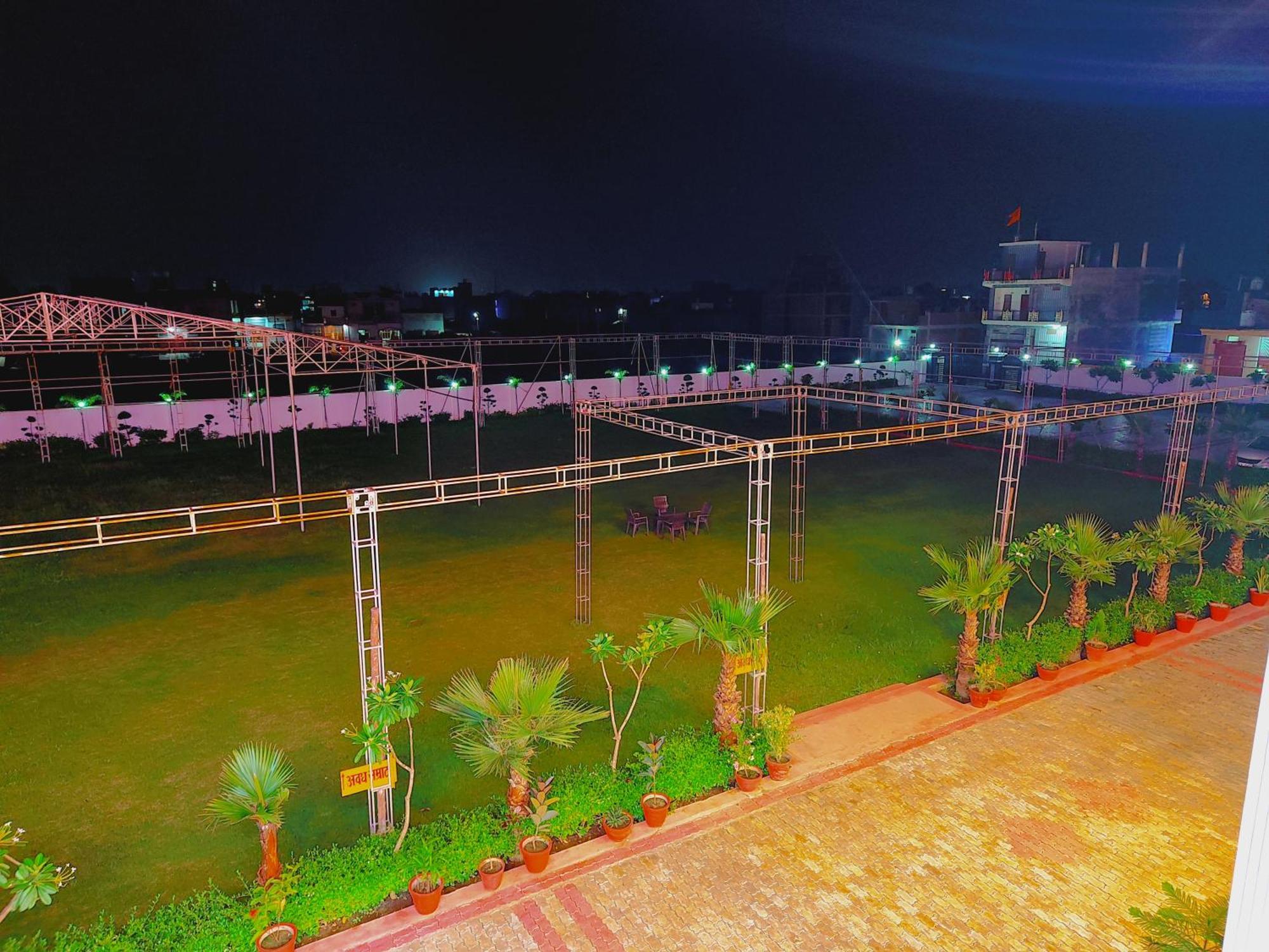 Awadh Samrat Resort Ayodhya 외부 사진