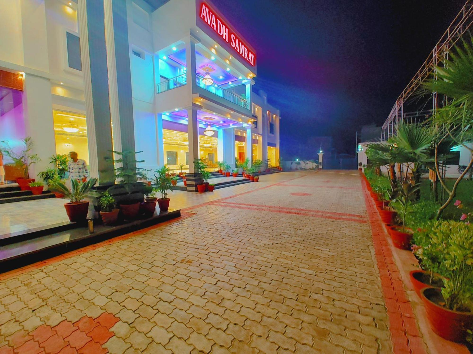 Awadh Samrat Resort Ayodhya 외부 사진