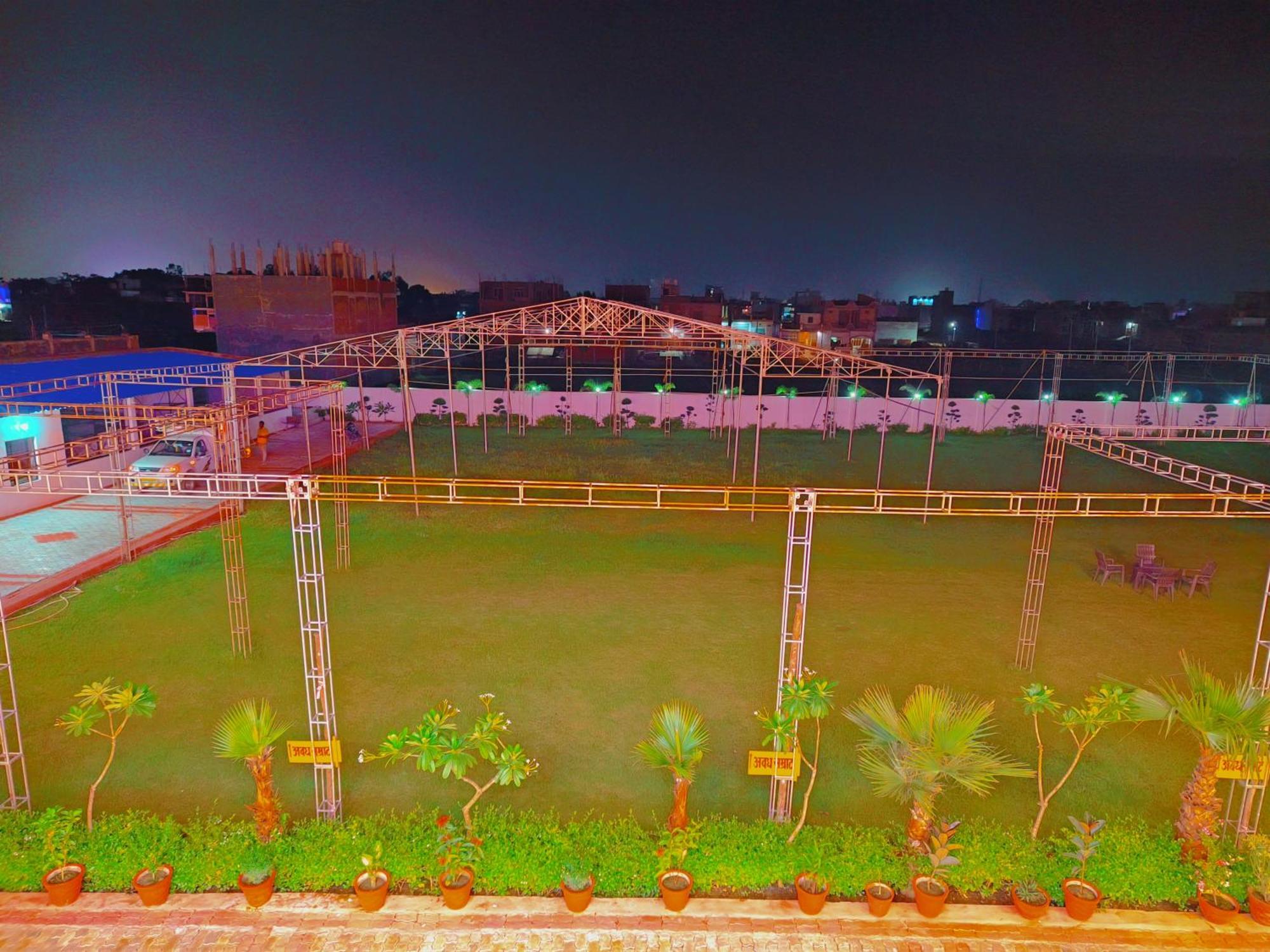 Awadh Samrat Resort Ayodhya 외부 사진