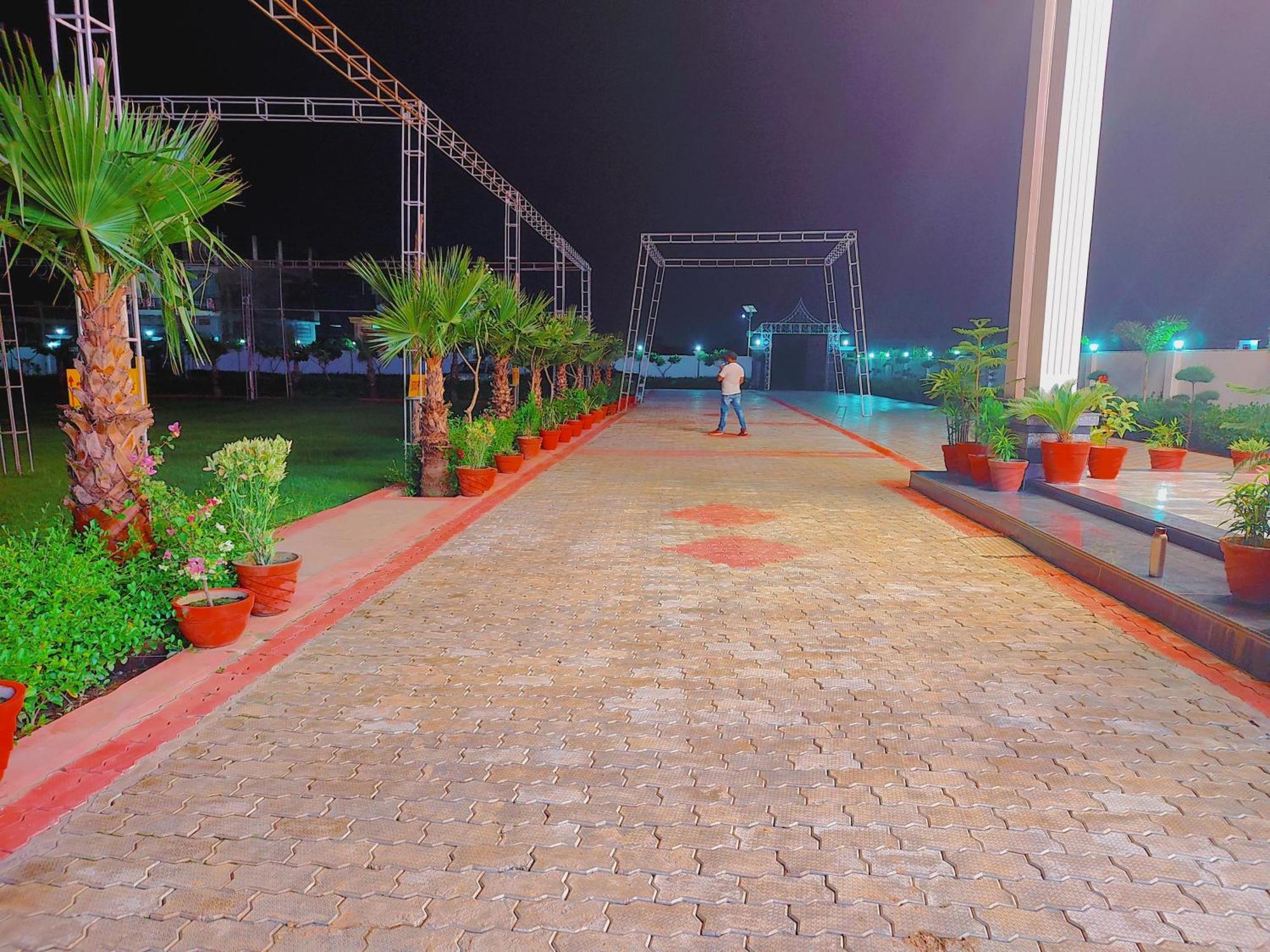 Awadh Samrat Resort Ayodhya 외부 사진