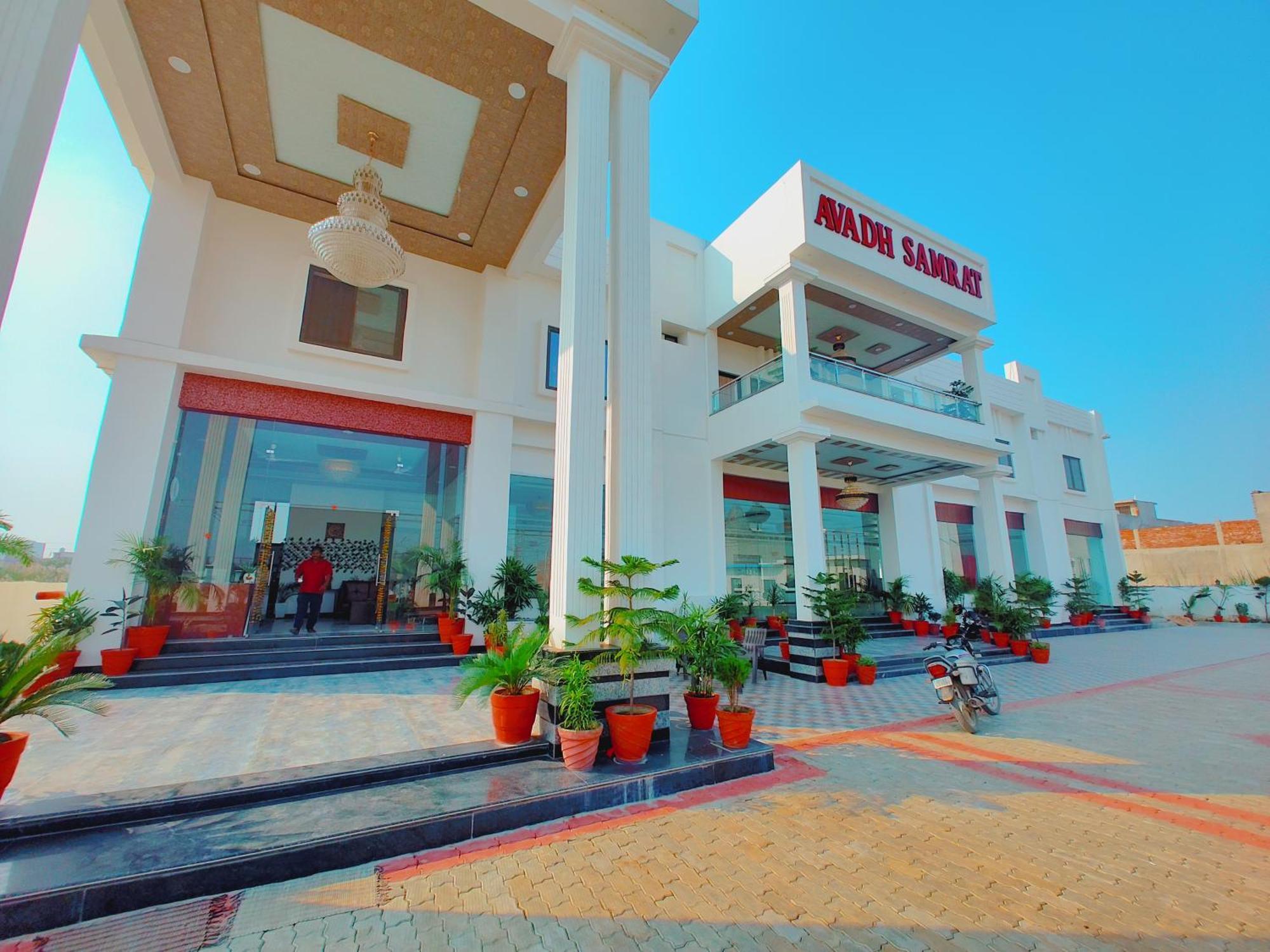 Awadh Samrat Resort Ayodhya 외부 사진