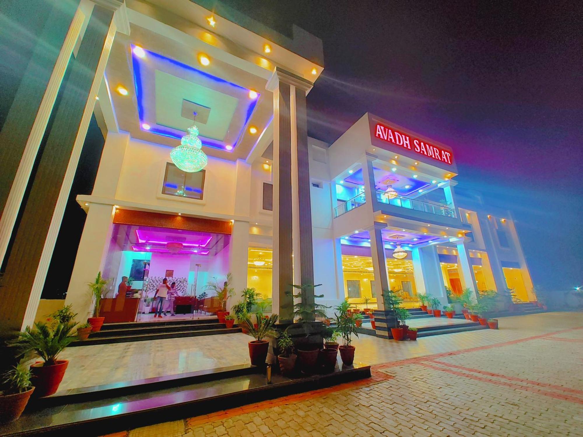 Awadh Samrat Resort Ayodhya 외부 사진