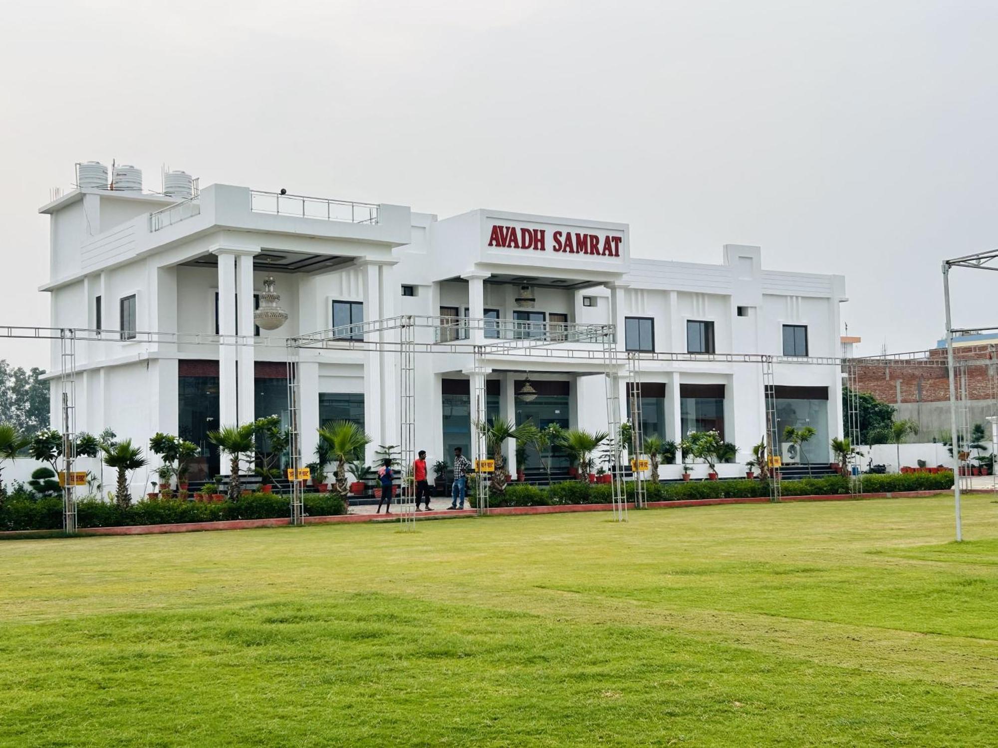 Awadh Samrat Resort Ayodhya 외부 사진