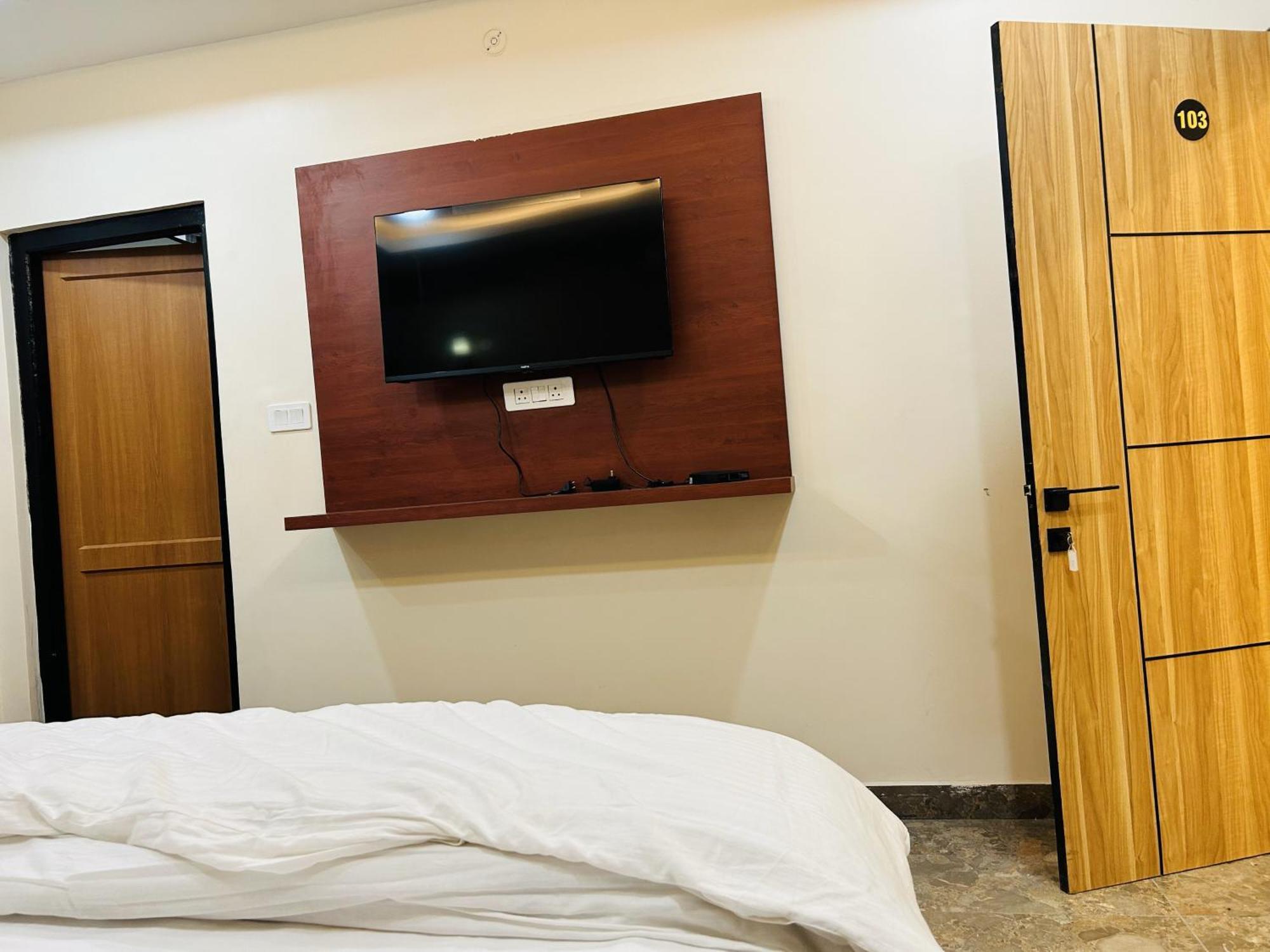 Awadh Samrat Resort Ayodhya 외부 사진